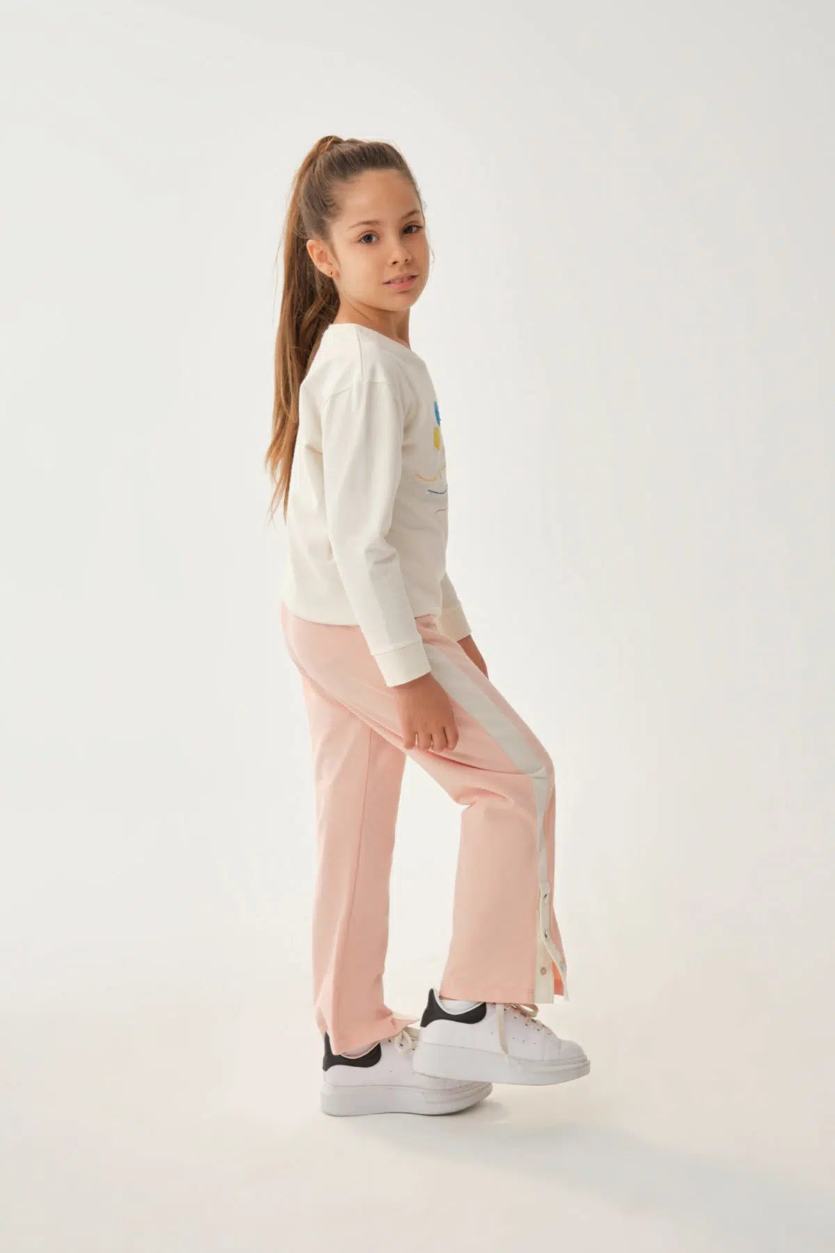 Ekru Nakışlı Sweatshırt