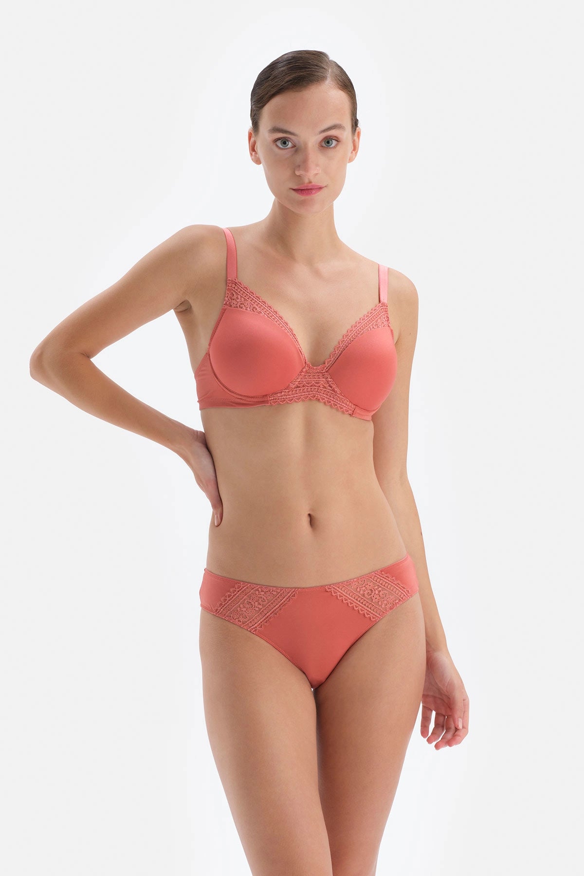 Mercan Balenli Büstiyer Sütyen