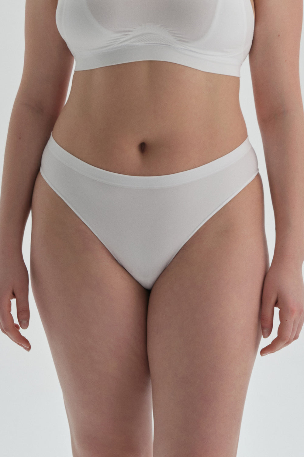 Beyaz Seamless Tanga