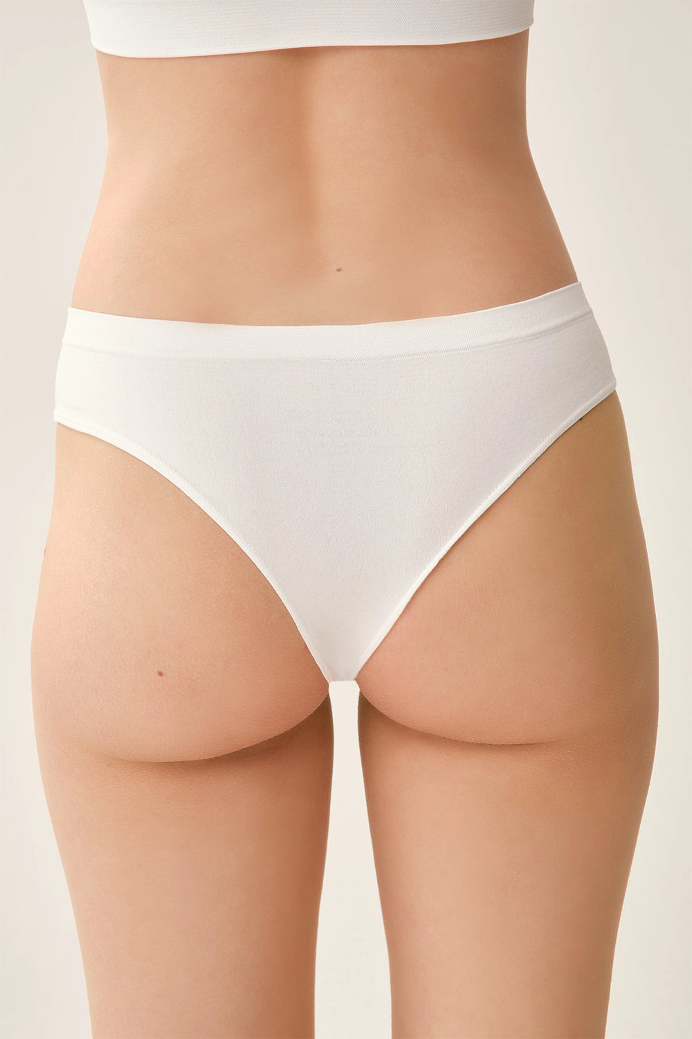 Beyaz Seamless Tanga