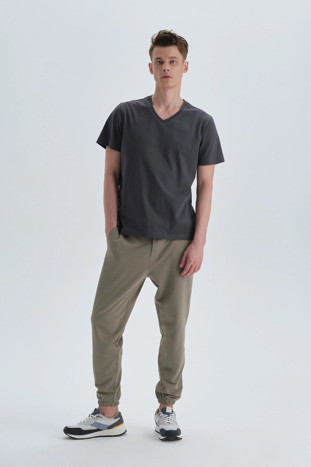 Antrasit Pamuk V Yaka T-Shirt