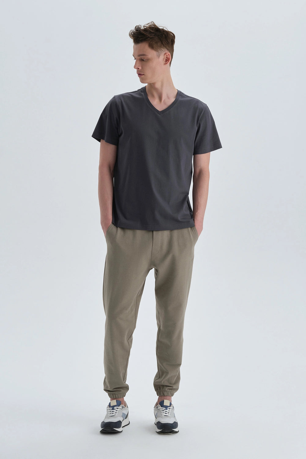 Antrasit Pamuk V Yaka T-Shirt