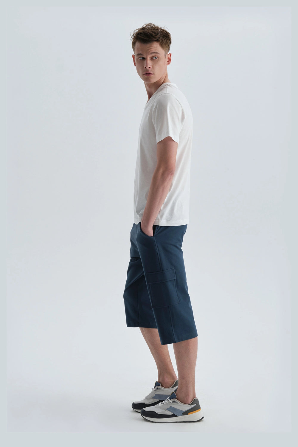 Beyaz Pamuk V Yaka T-Shirt