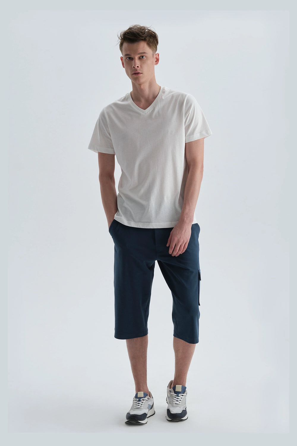 Beyaz Pamuk V Yaka T-Shirt