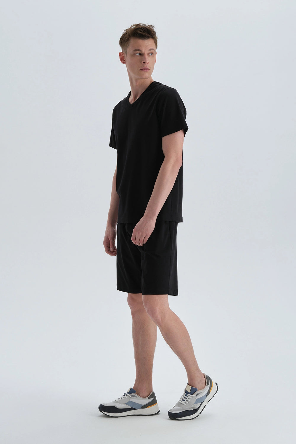 Siyah Pamuk V Yaka T-Shirt