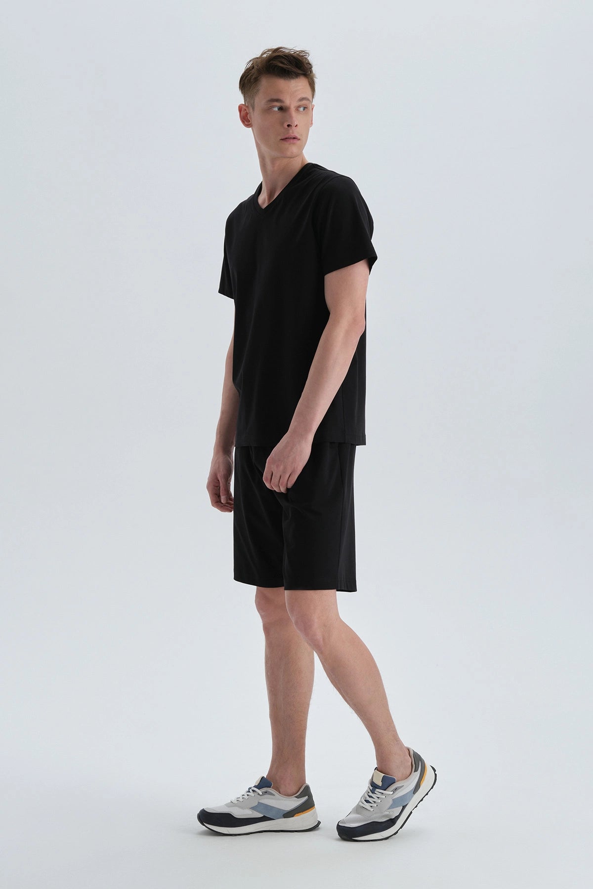 Siyah Pamuk V Yaka T-Shirt