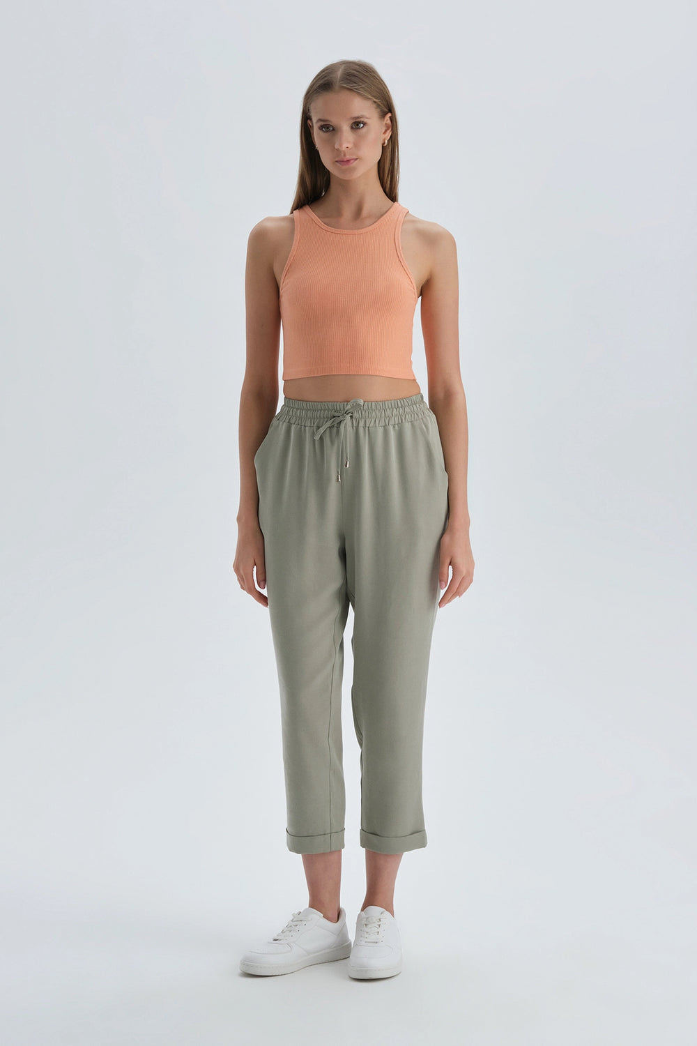 Turuncu Halter Yaka Crop Atlet