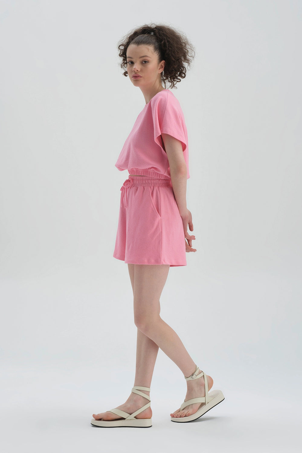 Pembe Bisiklet Yaka Pamuklu Crop T-Shirt