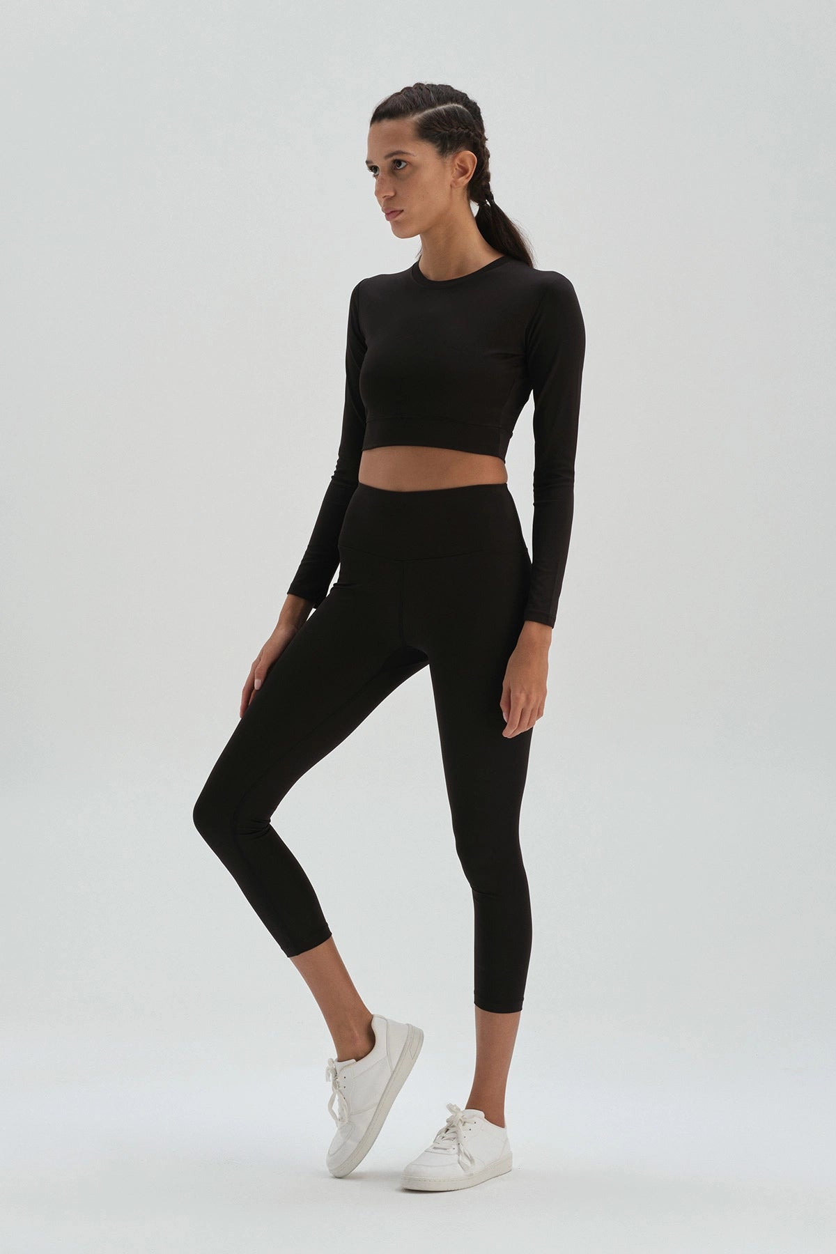 Siyah Dagi Active Uzun Kol Crop T-Shirt