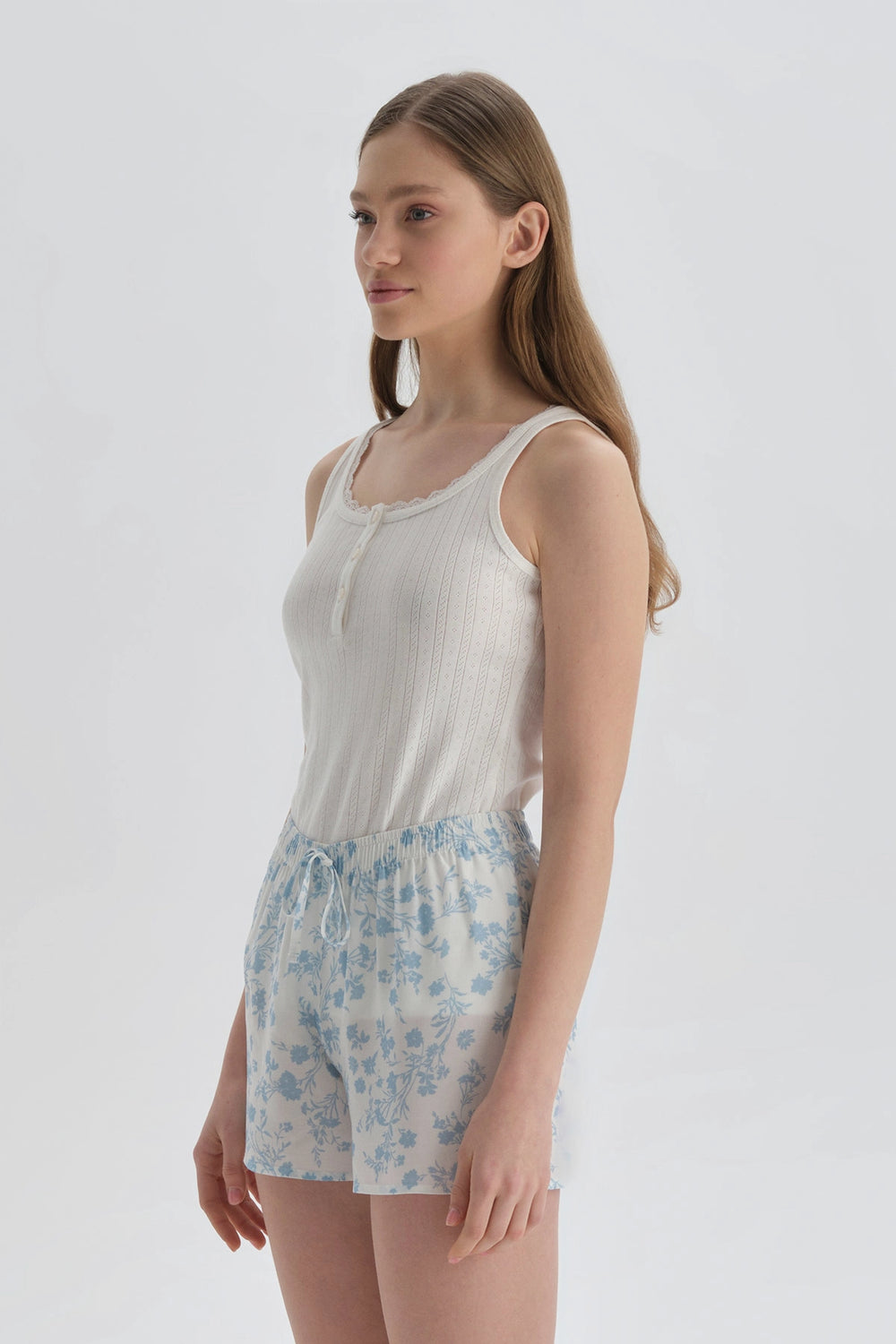 Beyaz Desenli Desenli Viskon Şort Pijama Altı