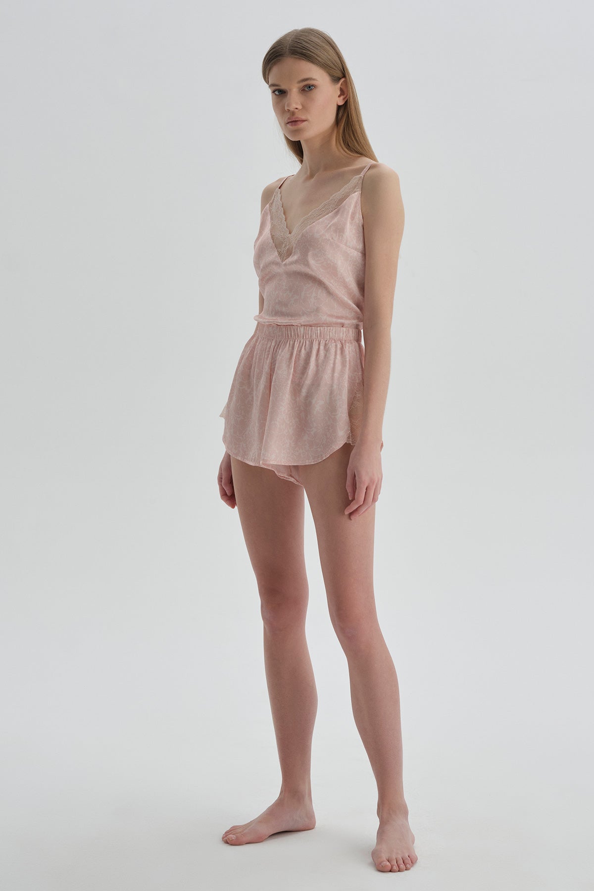Koyu Pembe Dantel Detaylı Saten Şort Pijama Altı