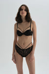 Siyah Ip Detaylı Dantelli Brazillian Külot