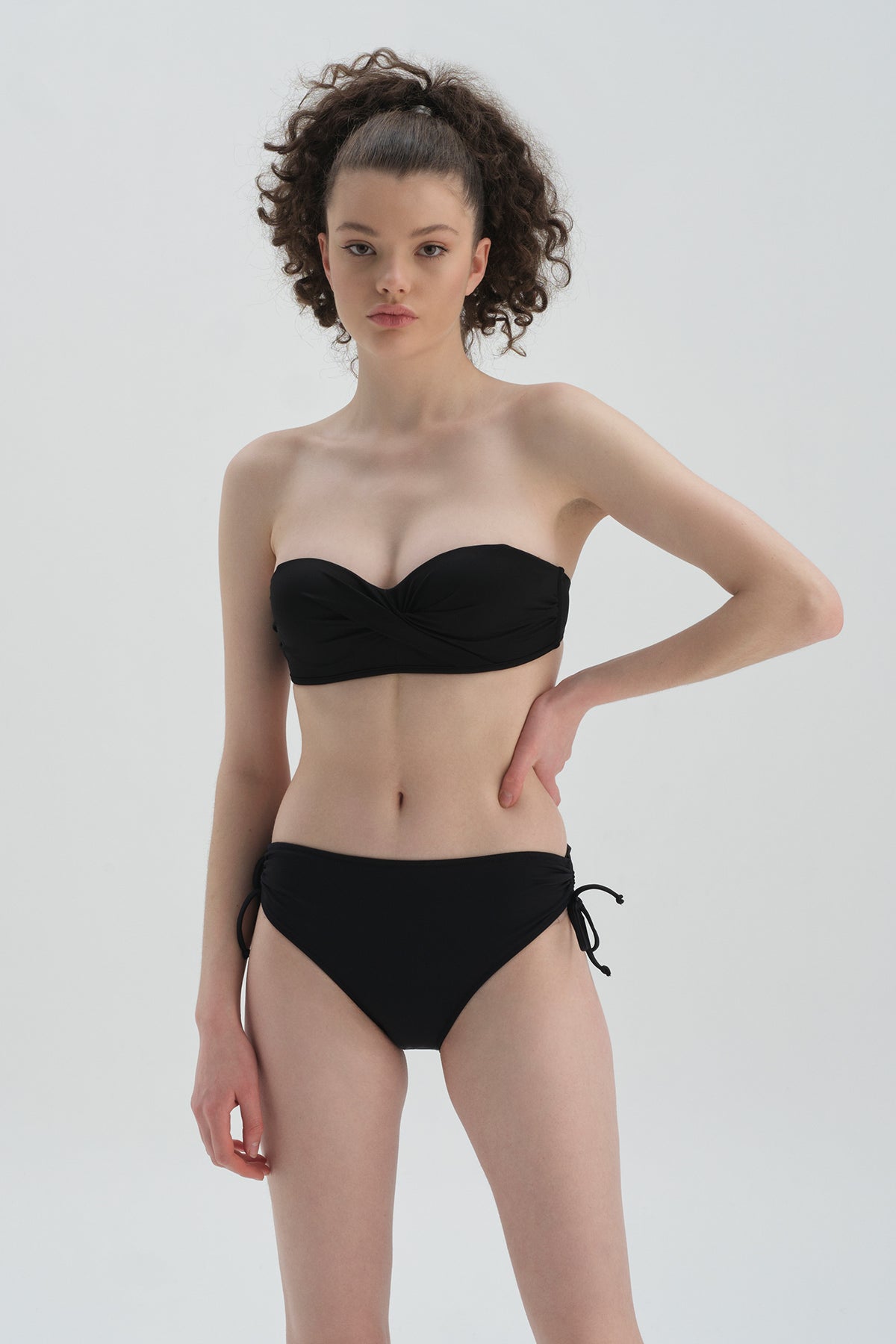 Siyah Straplez Kaplı Bikini Üst