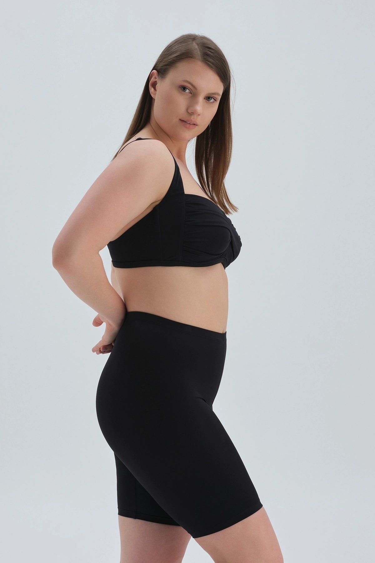 Siyah Maksimum Toparlama Kısa Tayt