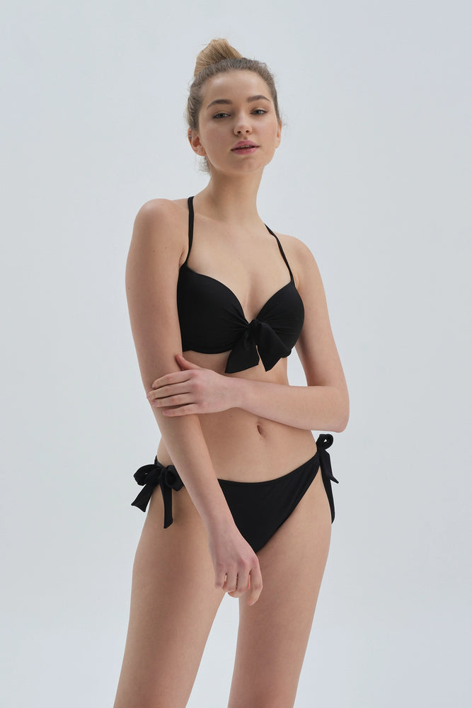 Siyah Bağcıklı Bikini Alt