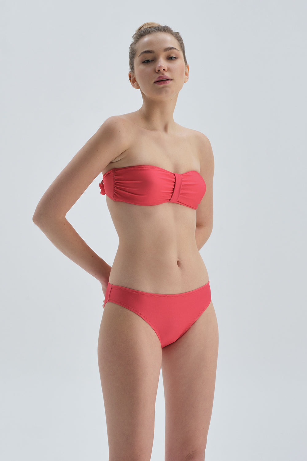 Kırmızı Normal Bel Bikini Alt