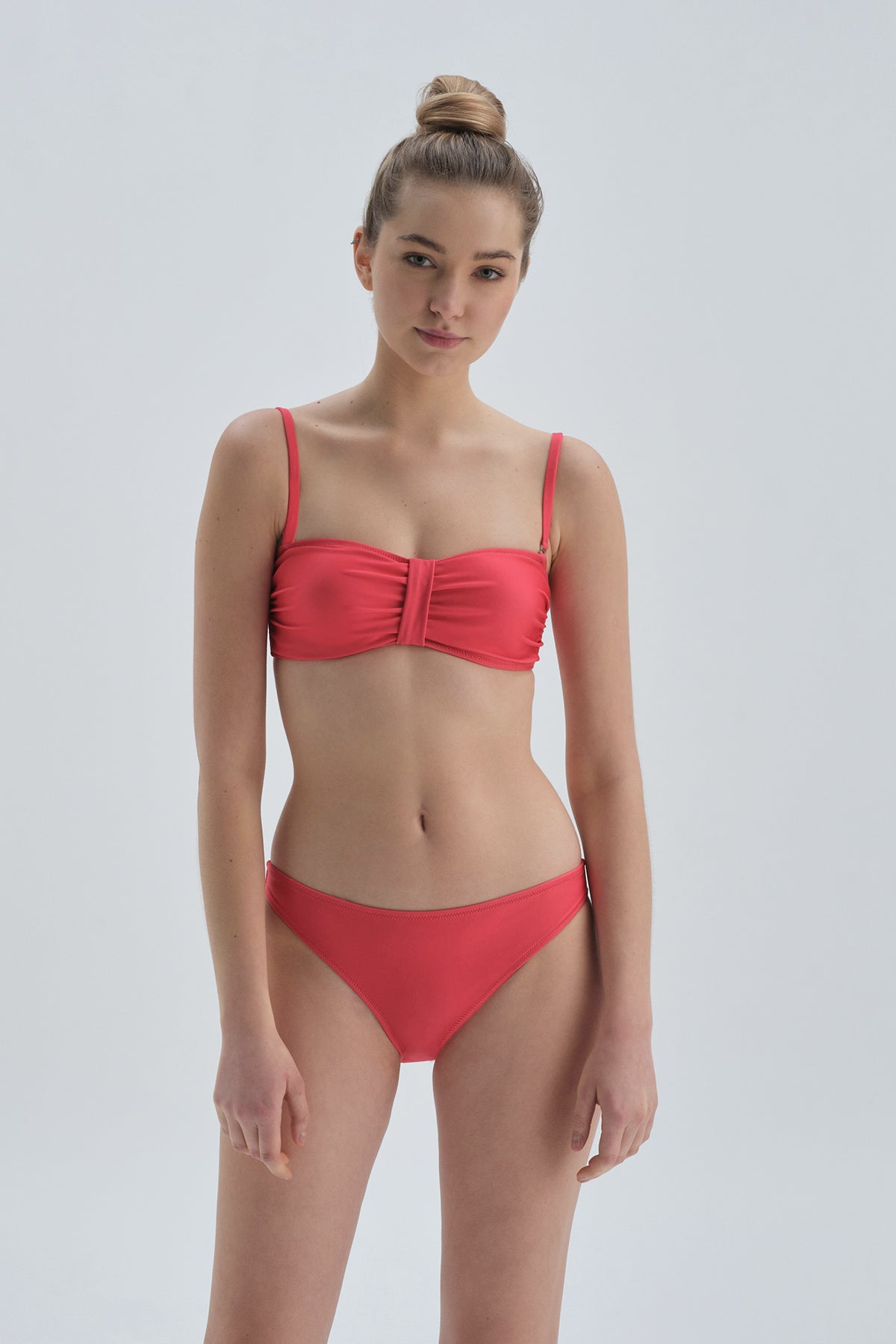 Kırmızı Normal Bel Bikini Alt