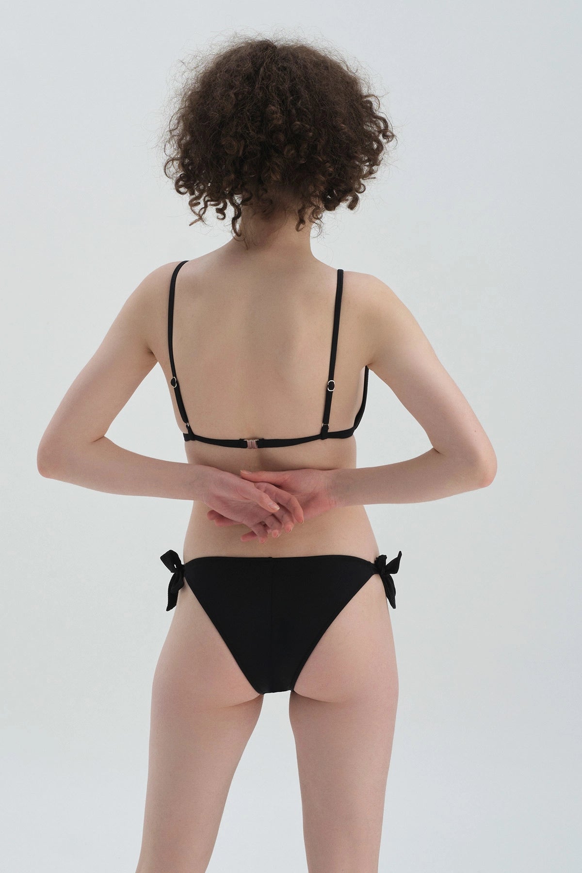 Siyah Bağcıklı Bikini Alt