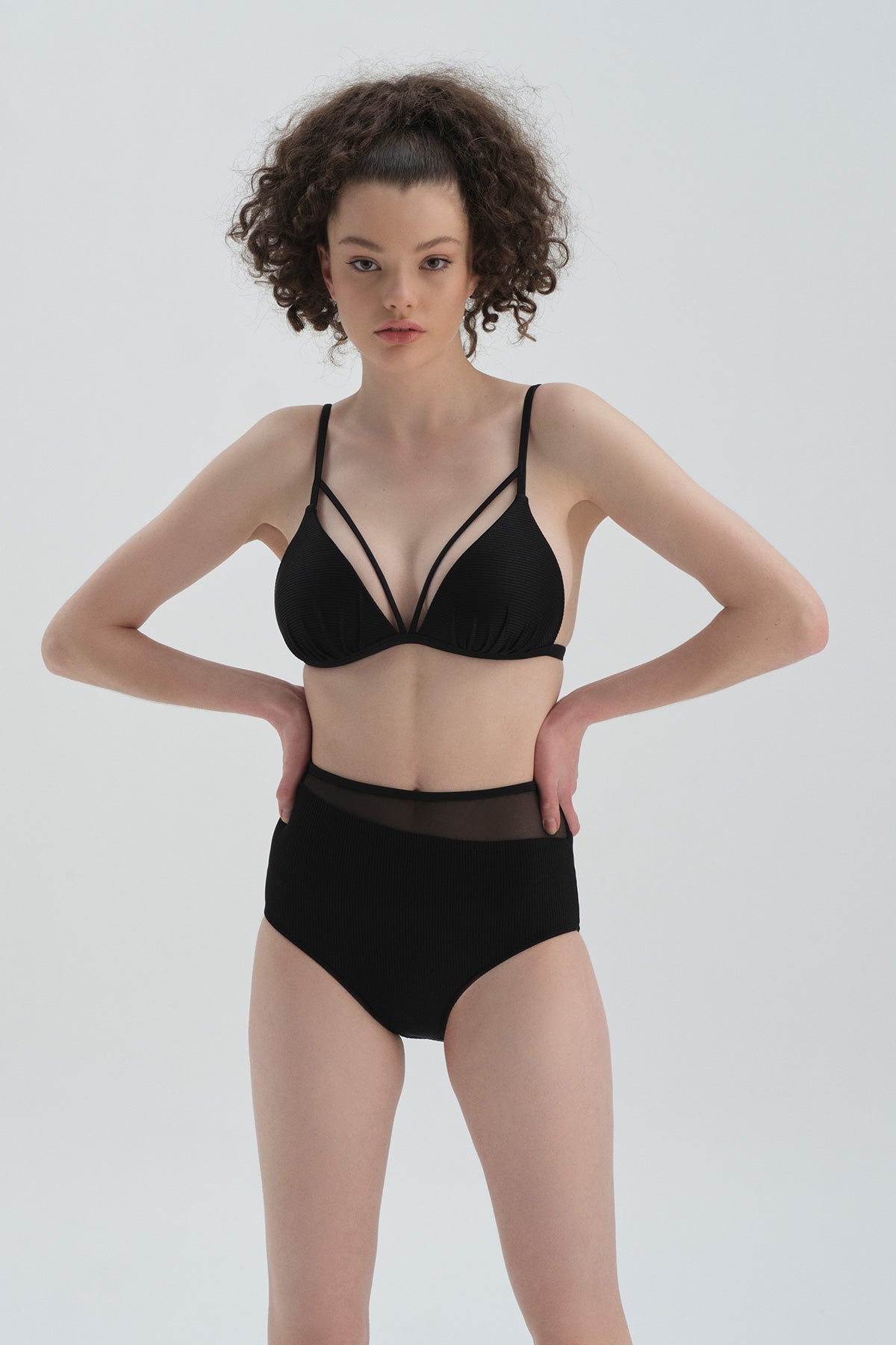 Siyah Toparlayıcı Yüksek Bel Bikini Alt