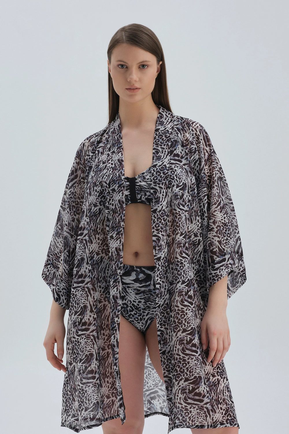 Siyah Beyaz Leopar Desenli Kimono