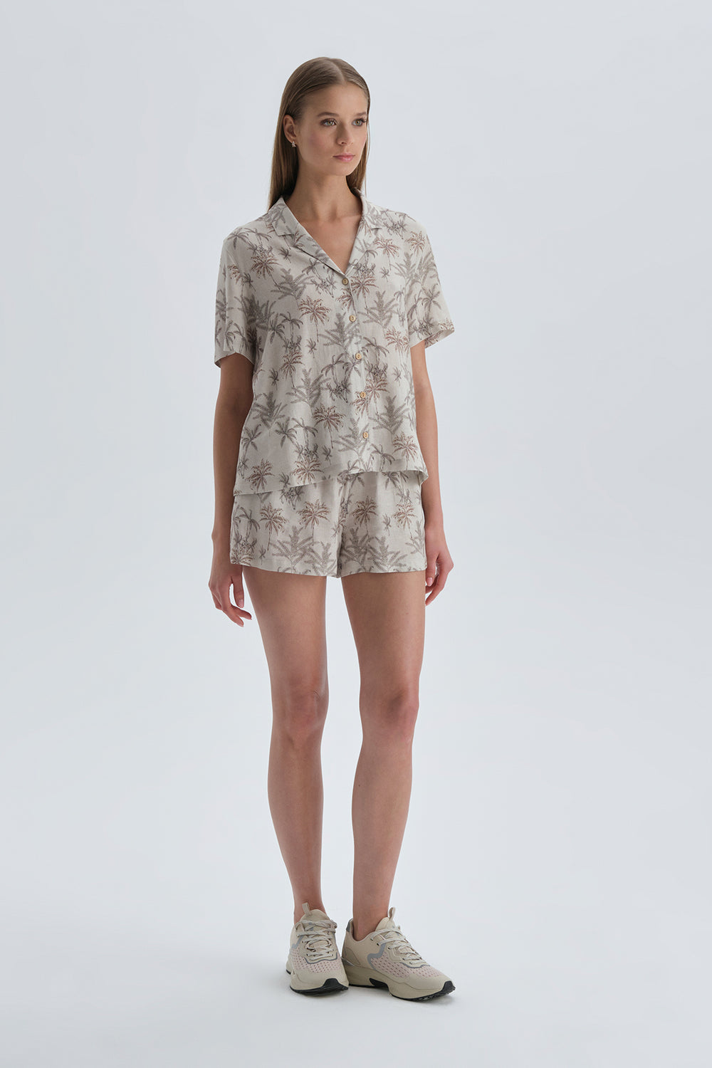 Bej Çiçekli Keten Gömlek