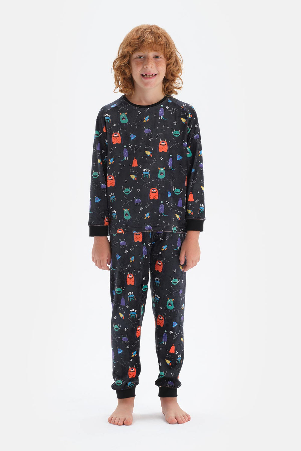 Siyah Erkek Çocuk Uzun Kol Bisiklet Yaka Kadife Pijama Takımı