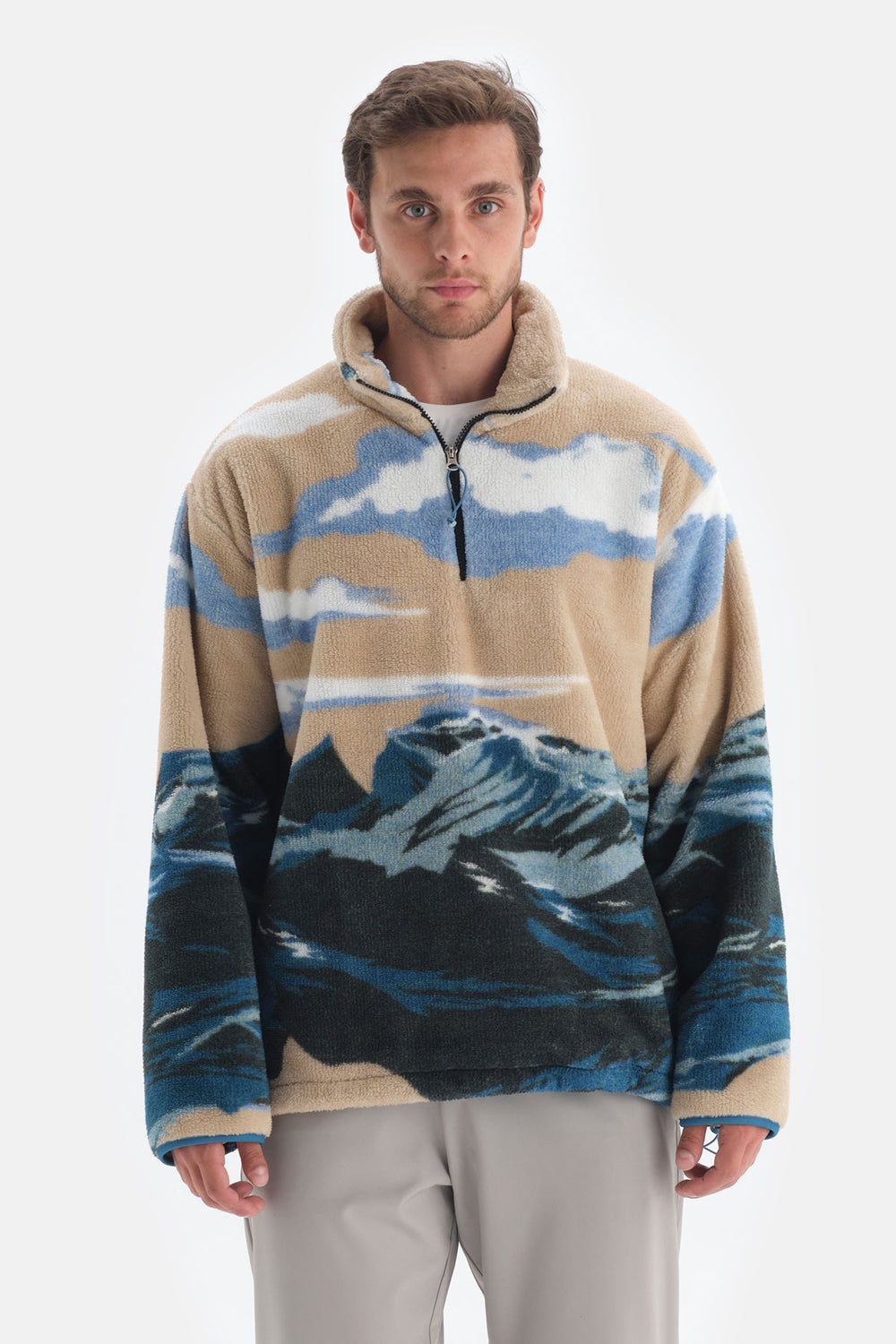 Desenlı Desenli Dik Yaka Uzun Kol Polar Sweatshirt