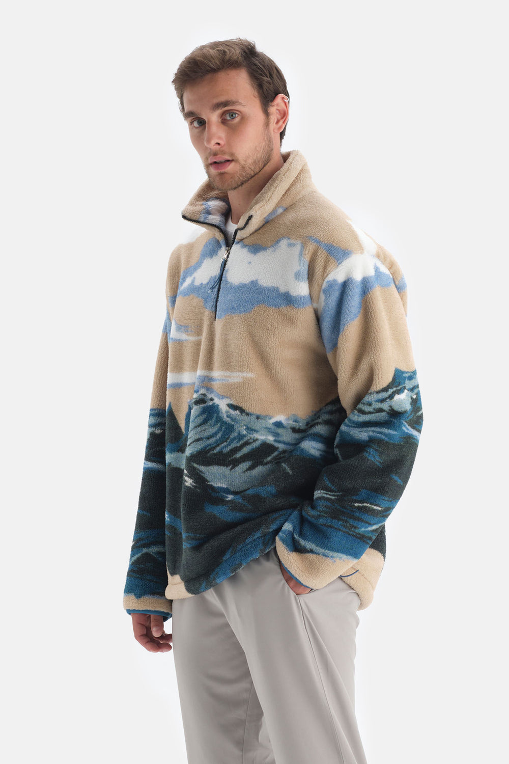 Desenlı Desenli Dik Yaka Uzun Kol Polar Sweatshirt