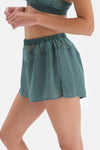 Yeşil Dantelli Yırtmaç Detaylı Şort Pijama Altı