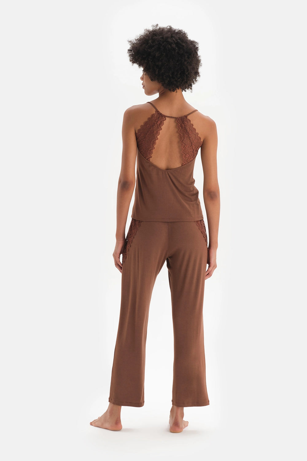 Kahverengi Askılı Dantel Detaylı Modal Pijama Takımı