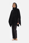Siyah Saç Örgülü Kapüşonlu Polar Panço