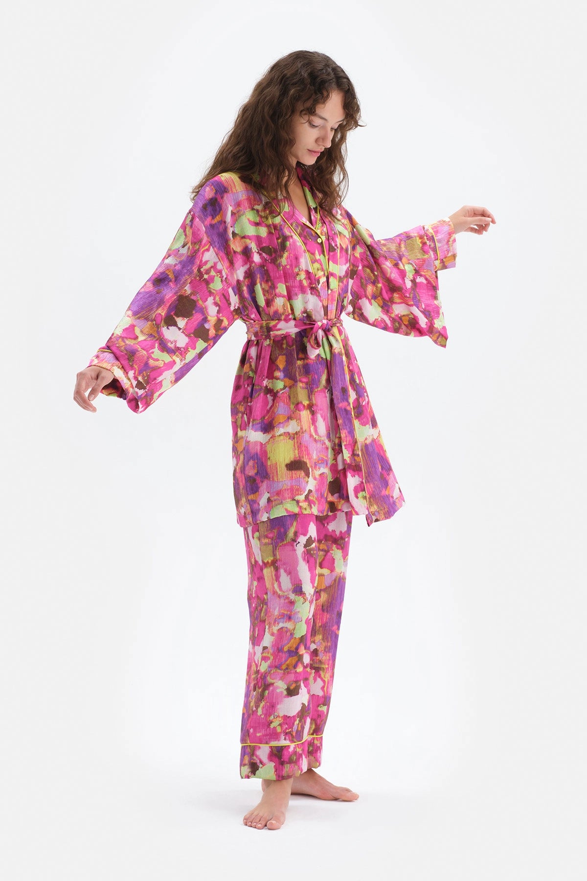 Pembe Metraj Desenli Viskon Sabahlık