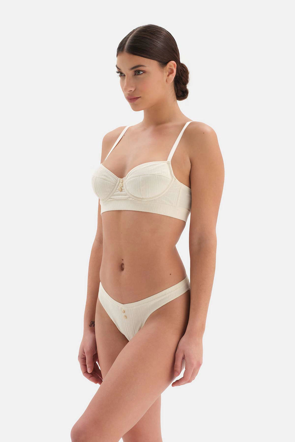 Ekru Düğme Detaylı Ribana Balenli Sütyen