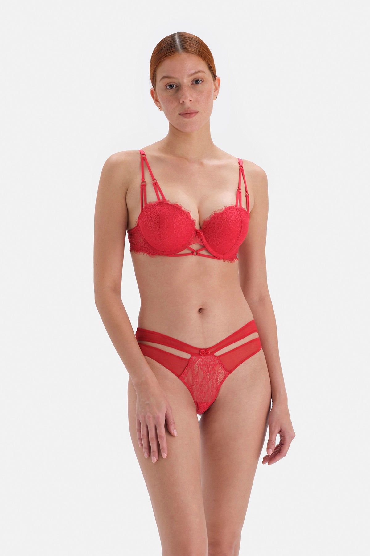 Kırmızı Tam Dolgulu Balenli Dantelli Sütyen