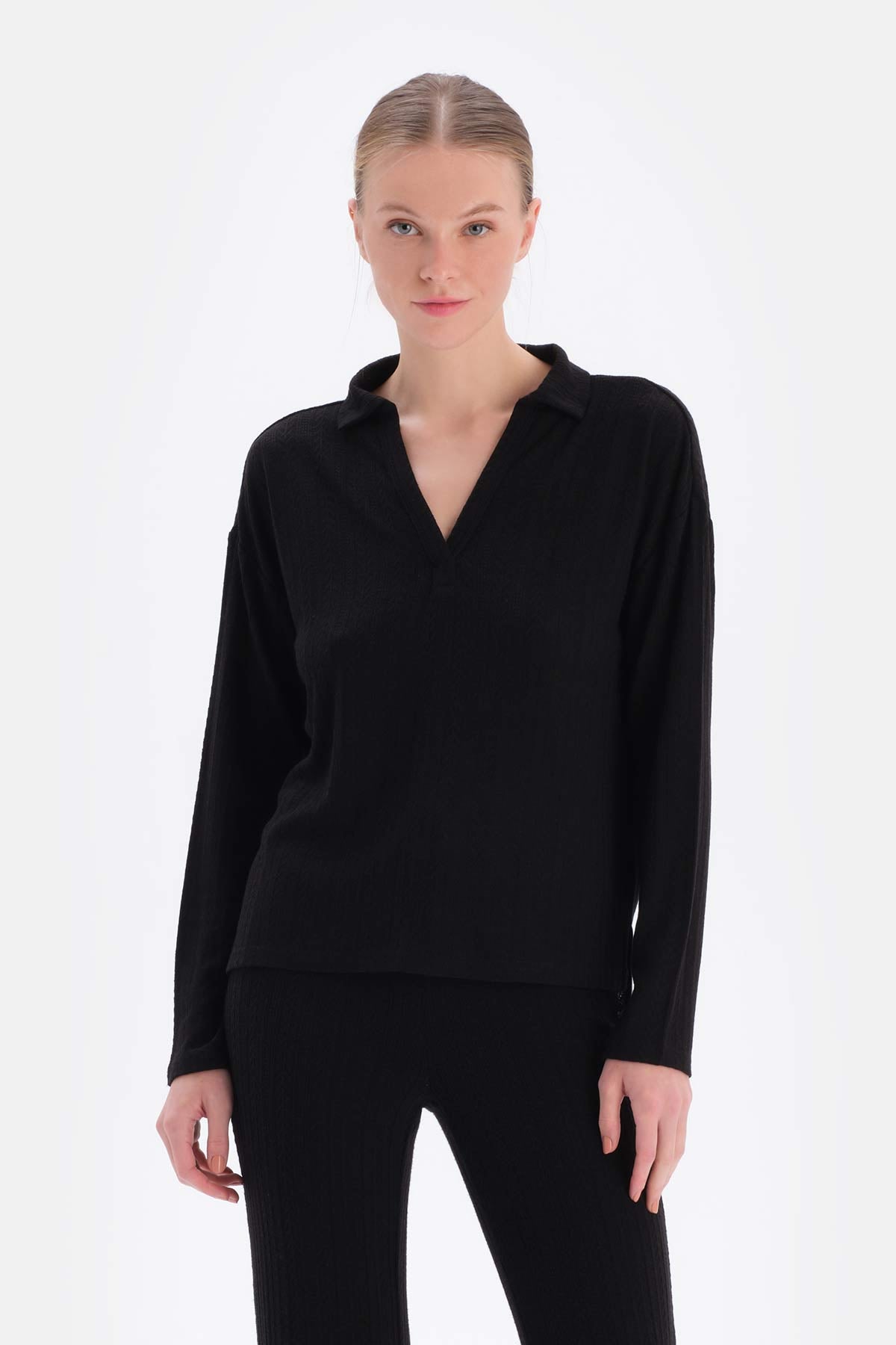 Siyah Polo Yaka Yarım Patlı Sweatshirt