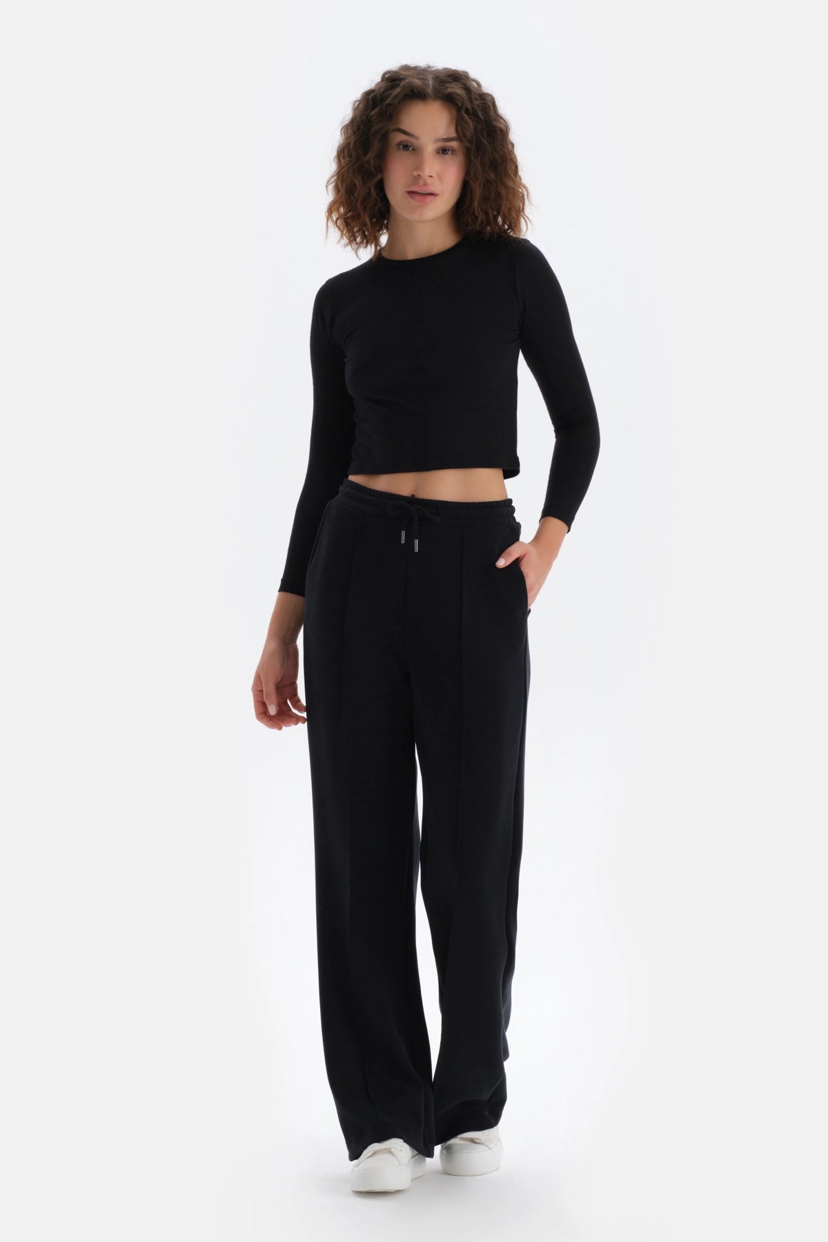 Siyah Bol Paça Modal Eşofman Altı