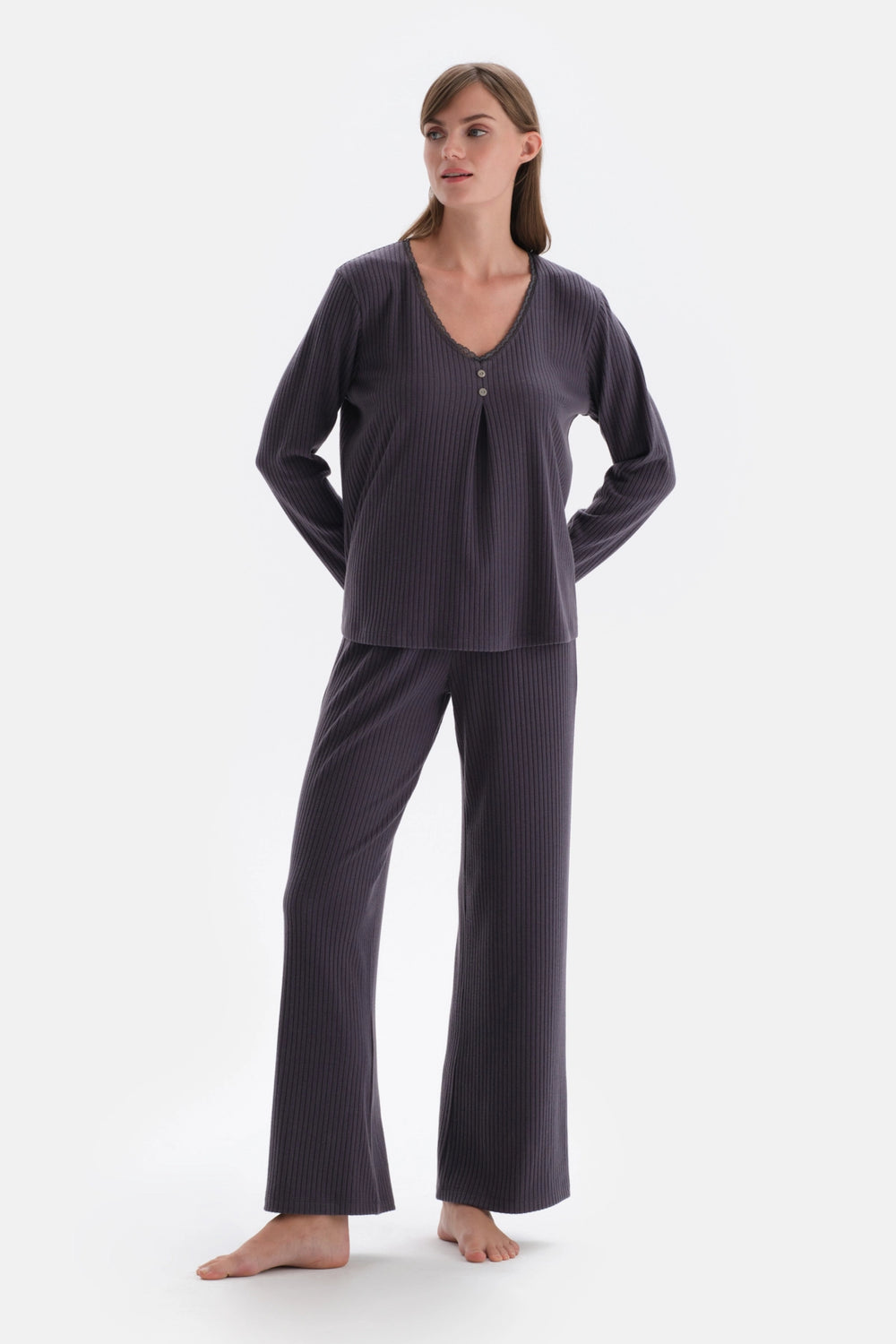 Antrasıt Dantel Detaylı Viskon Pijama Takımı