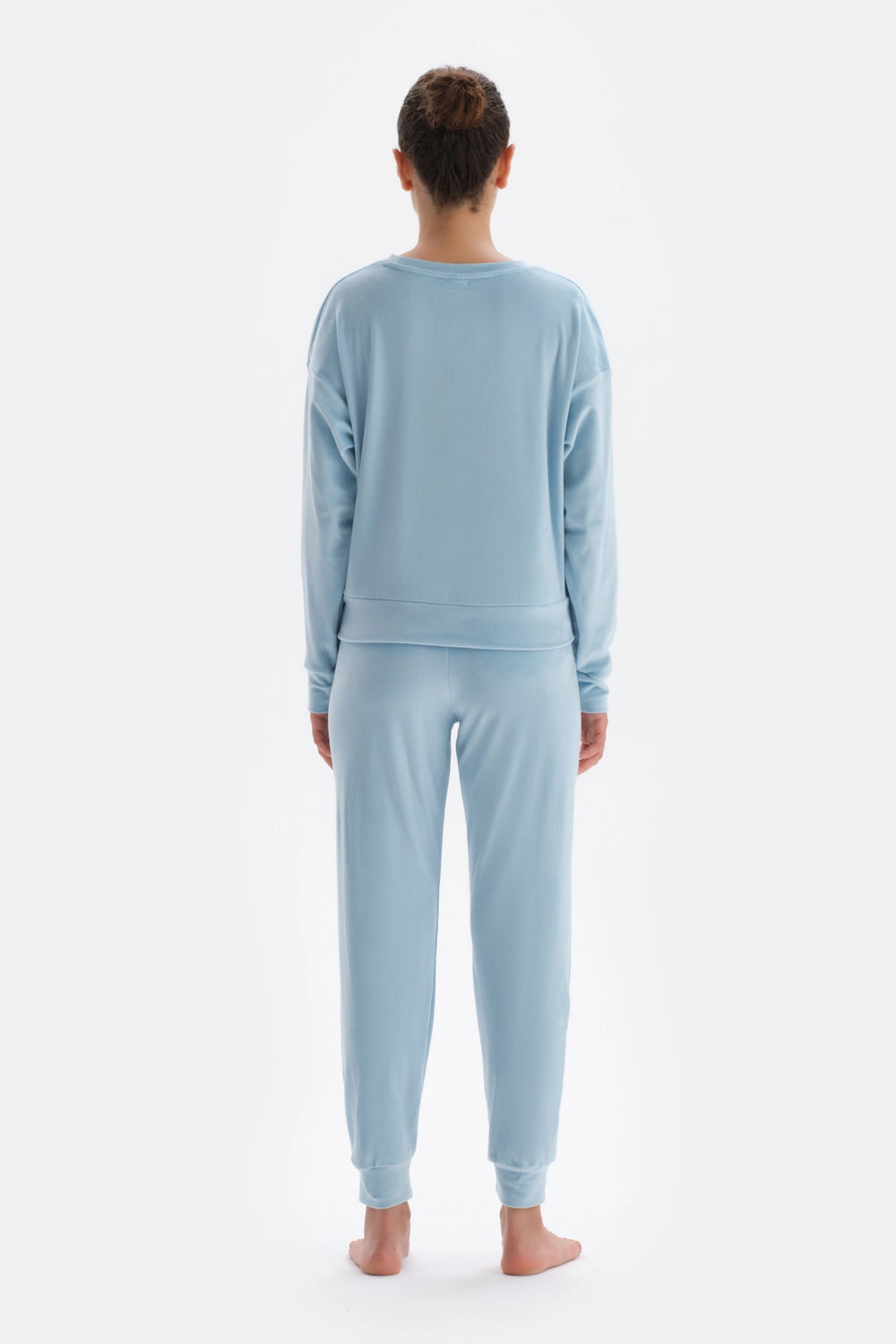 Açık Mavi Fransız Kadife Nakış Detaylı Pijama Takımı