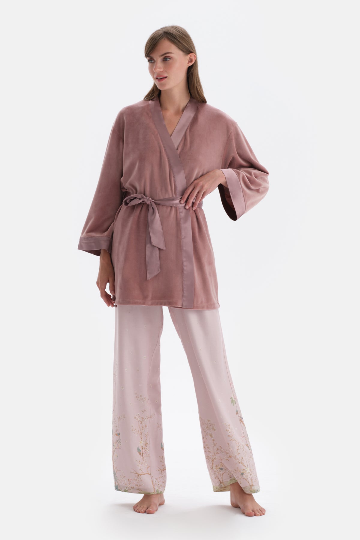 Gül Kurusu Fransız Kadife Sabahlık