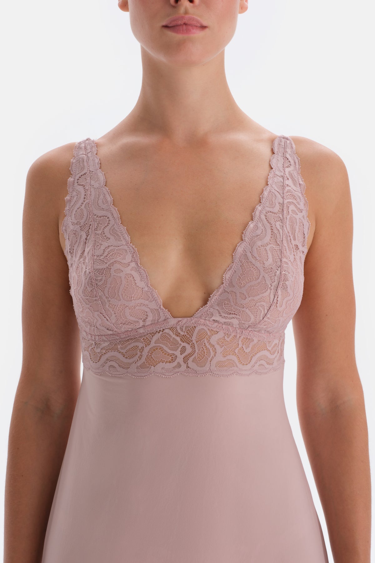 Soft Pembe Soft Dantel Detaylı Gecelik