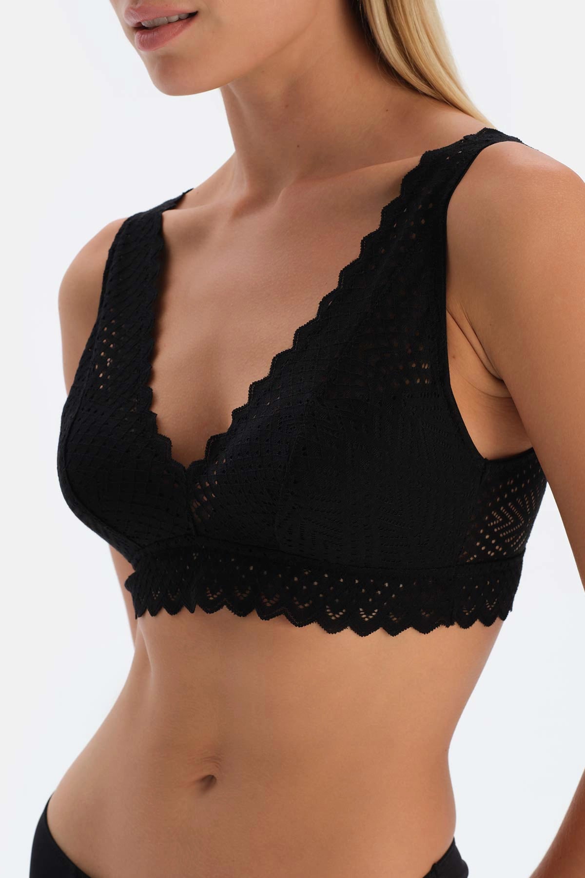 Siyah Dantel Detaylı Premıum Basıc Soft Sütyen