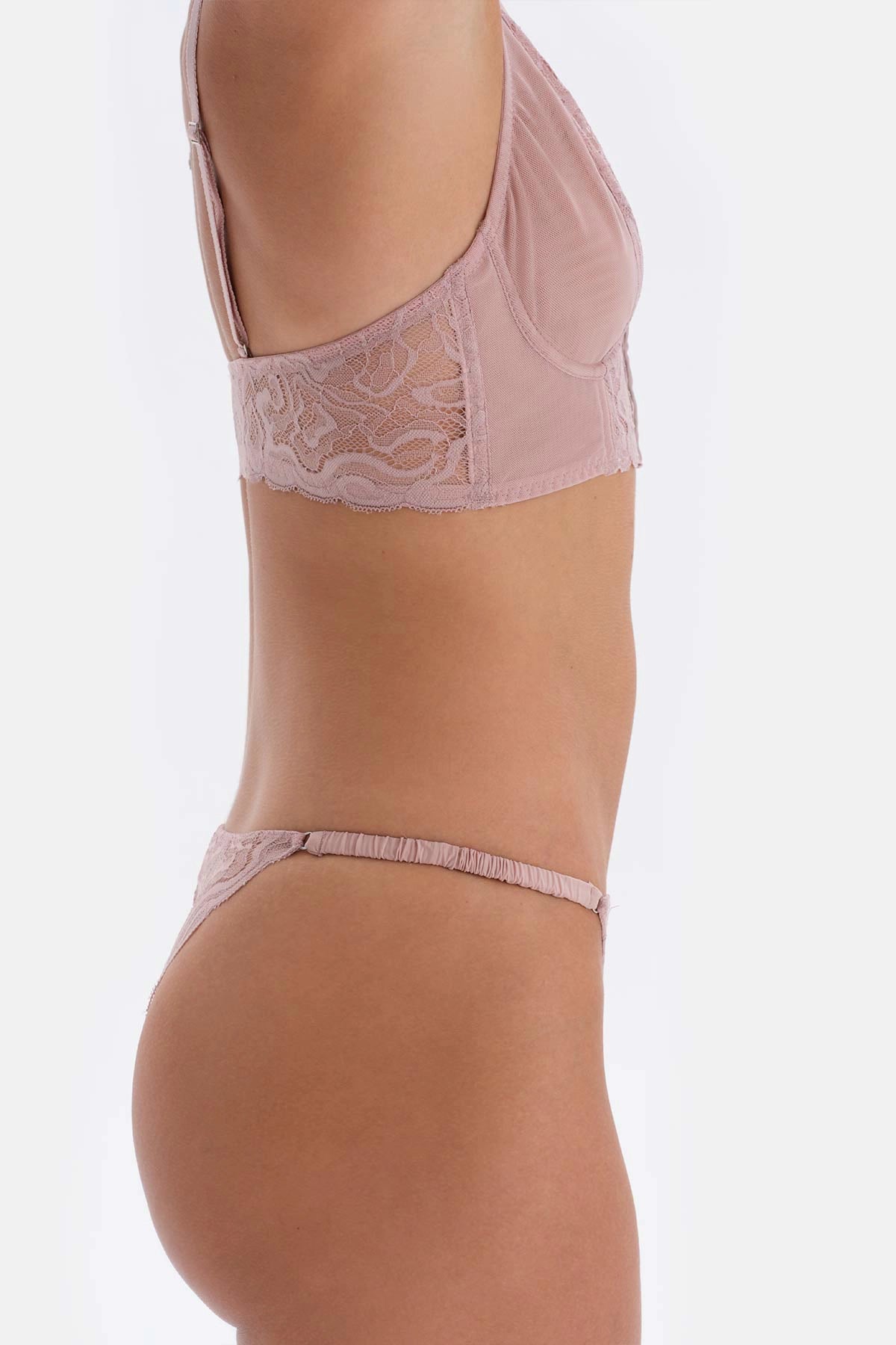 Soft Pembe Soft Kumaş Ve Dantel Detaylı Brazilian Külot