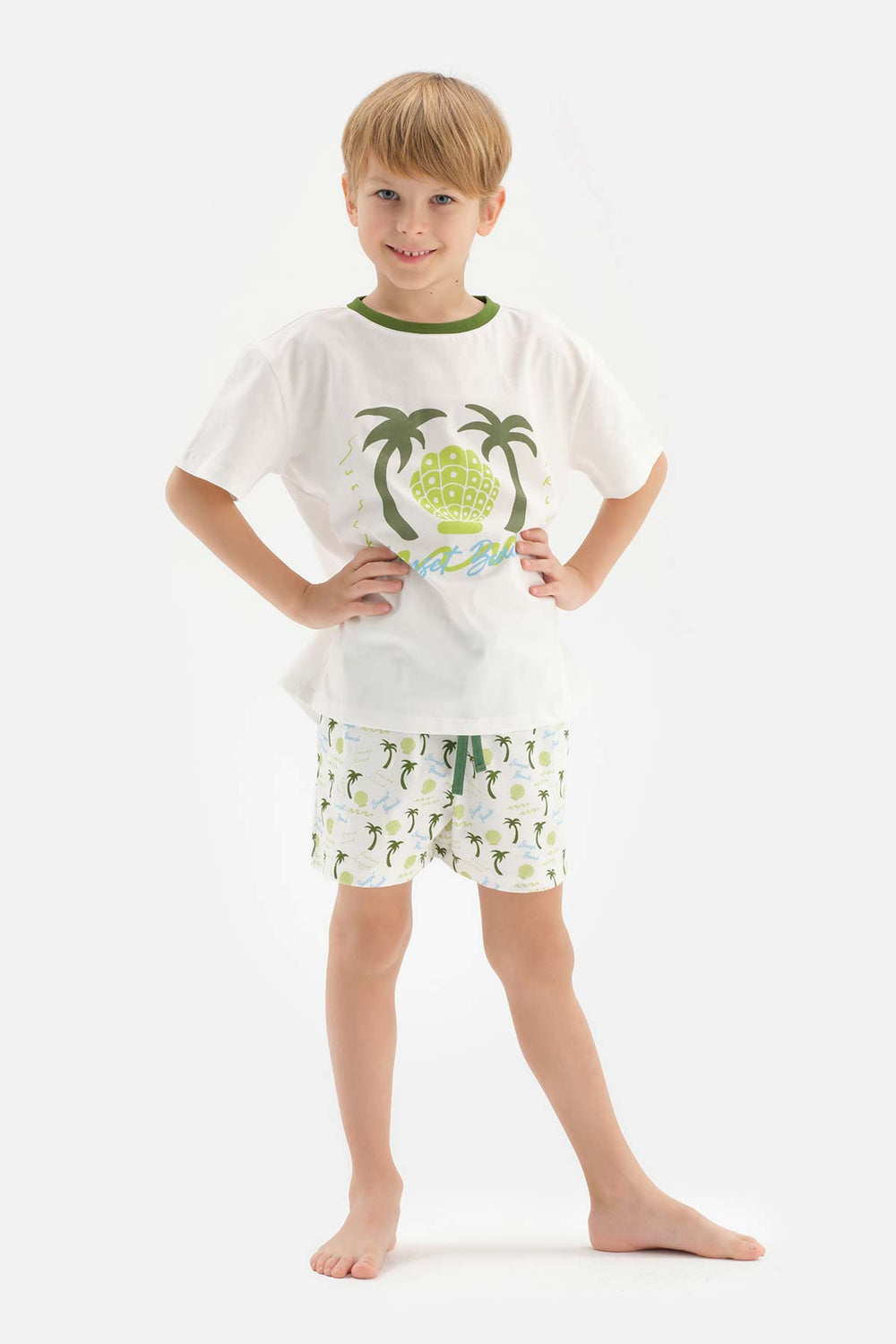 Beyaz Erkek Çocuk Palmiye Baskılı Şortlu Pijama Takımı