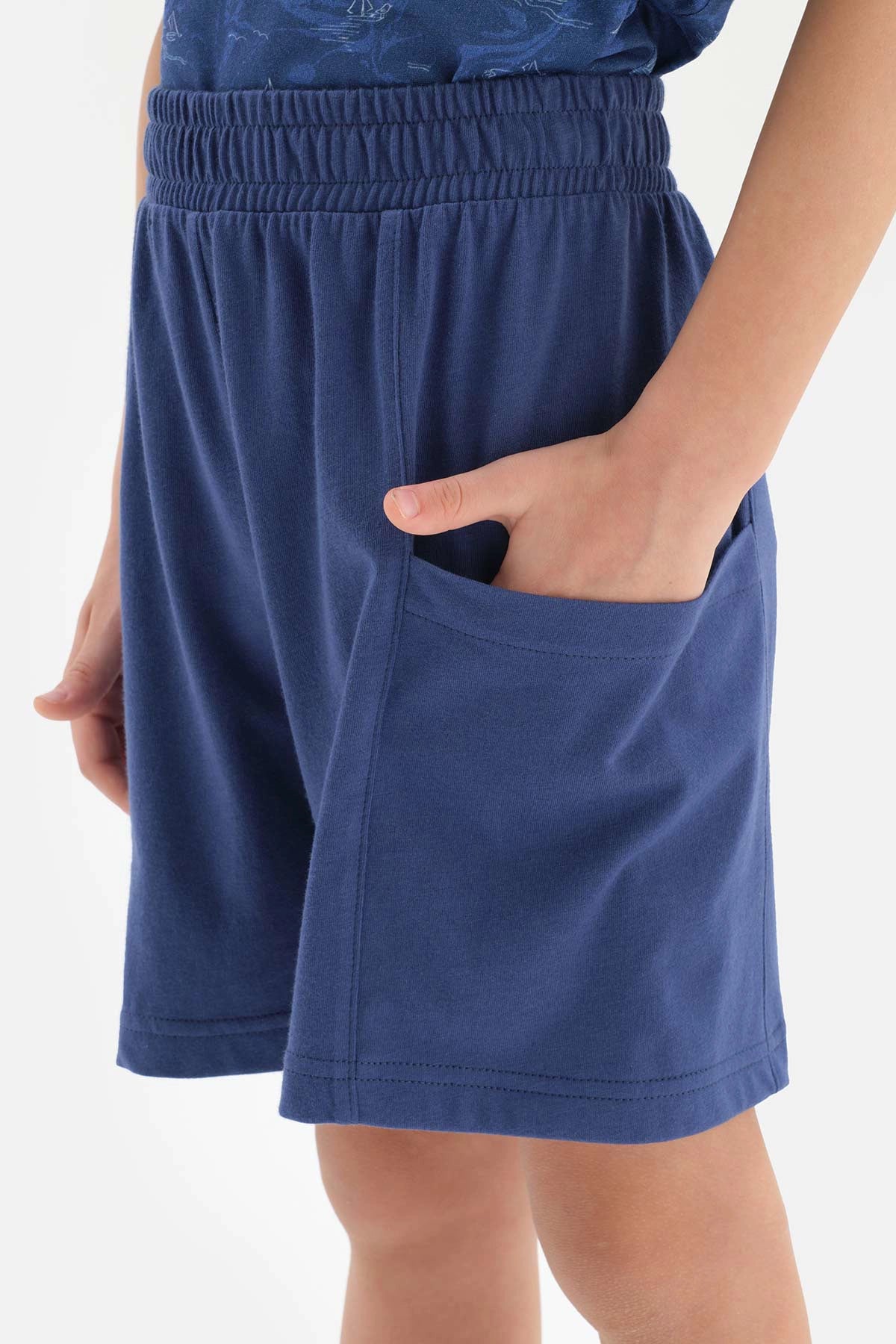 Lacivert Metraj Baskılı Cep Detaylı Şortlu Pijama Takımı