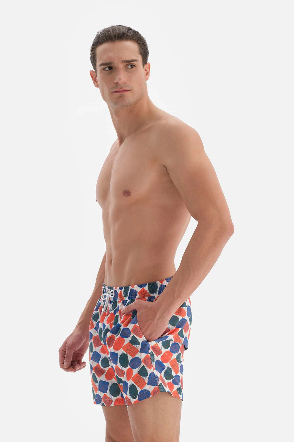 Beyaz - Turuncu Deniz Yıldızı Desenli Kısa Deniz Şortu