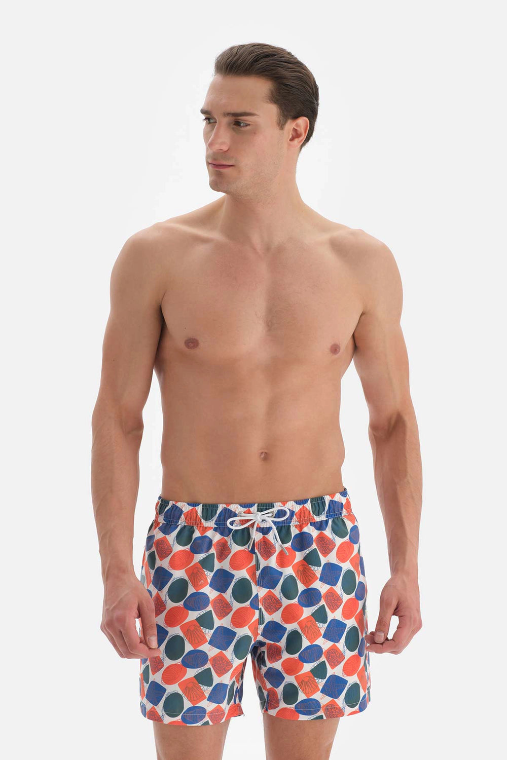 Beyaz - Turuncu Deniz Yıldızı Desenli Kısa Deniz Şortu