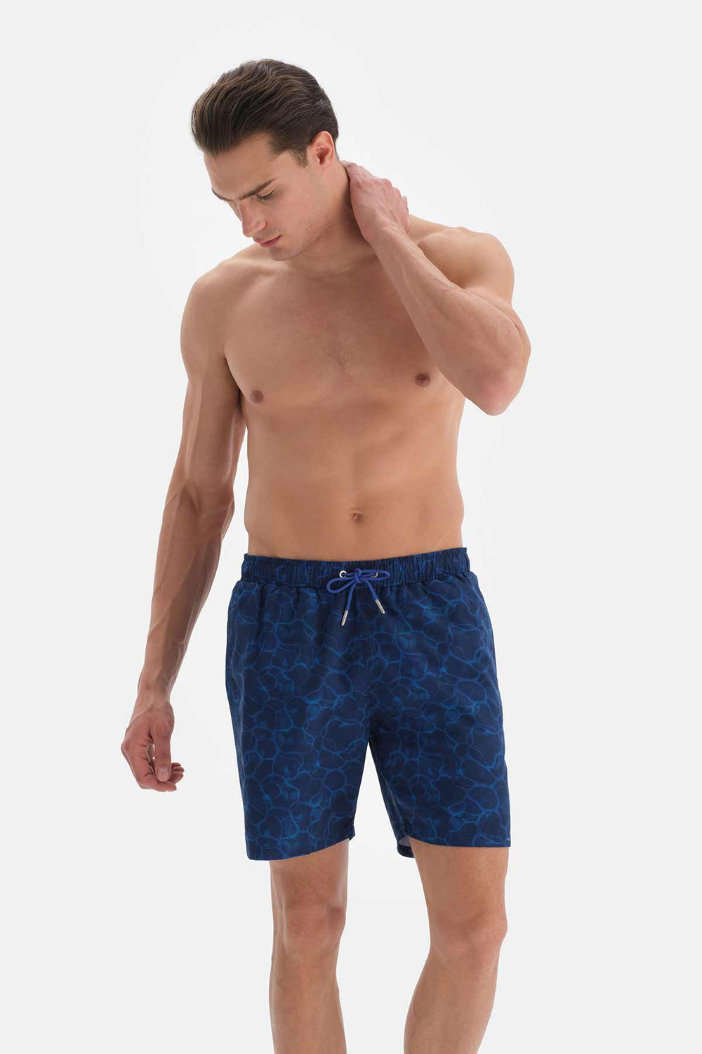 Lacivert Deniz Dalga Desenli Orta Deniz Şortu