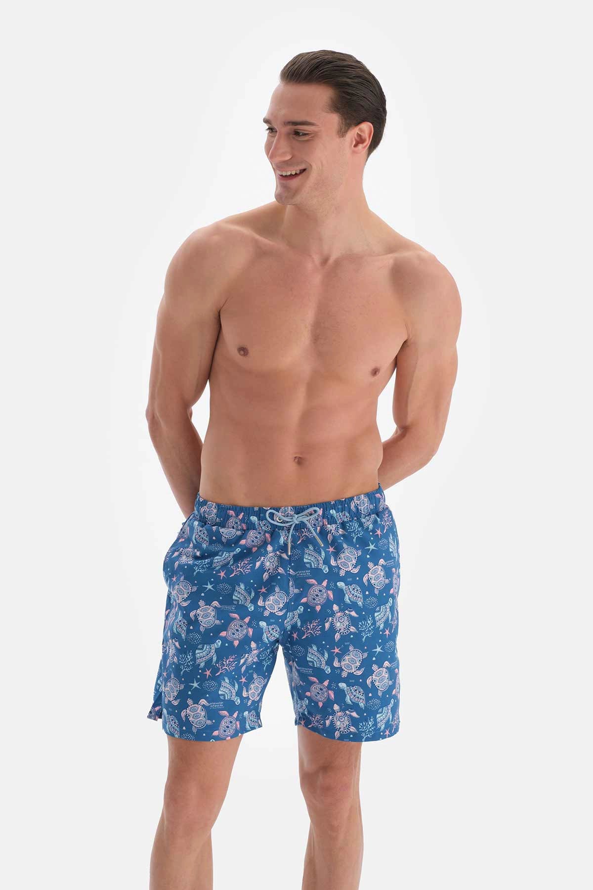 Turkuaz Caretta Desenli Orta Deniz Şortu