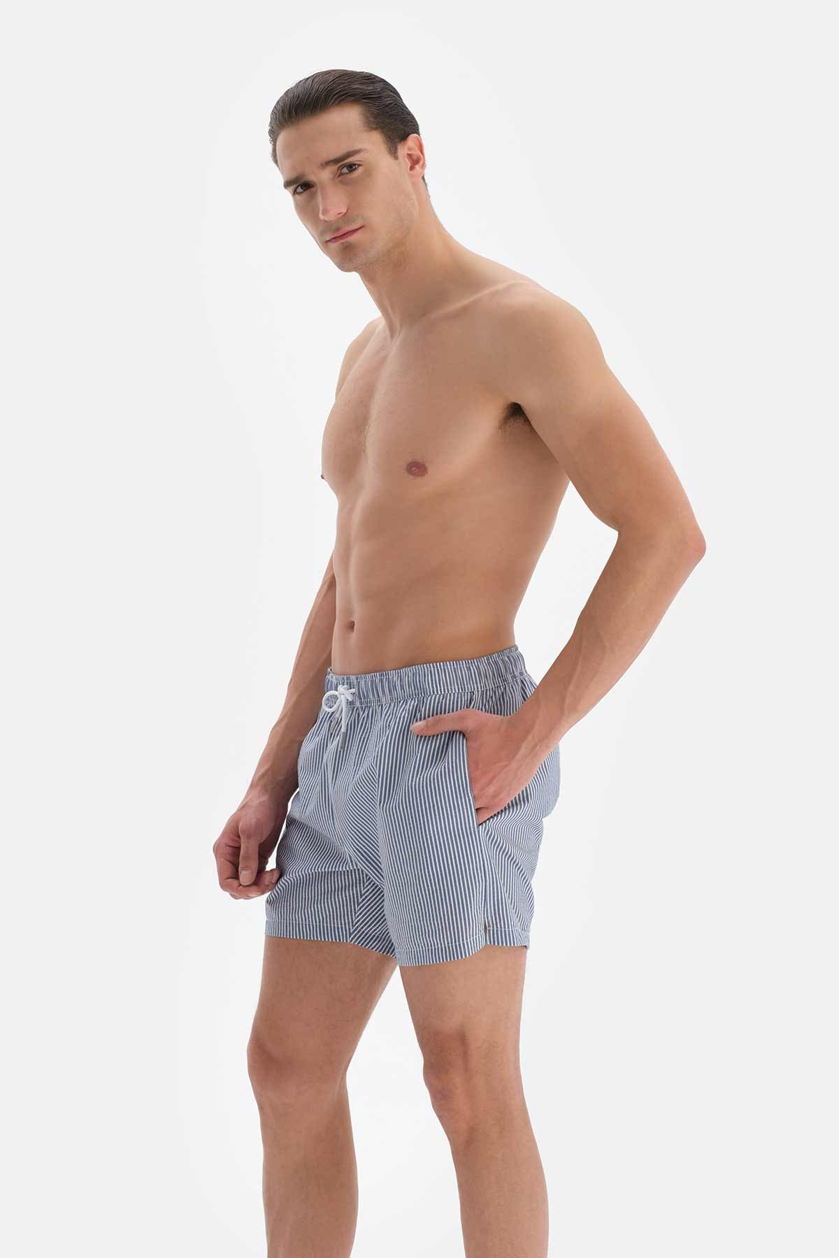 Laci - Beyaz Çizgili Kısa Deniz Şortu
