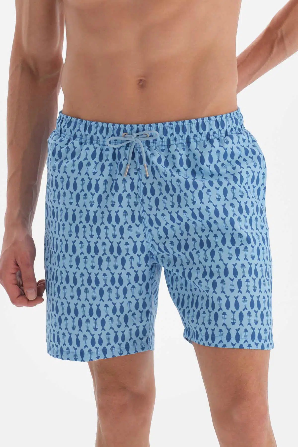 Mavi Kılçık Balık Desenli Orta Deniz Şortu